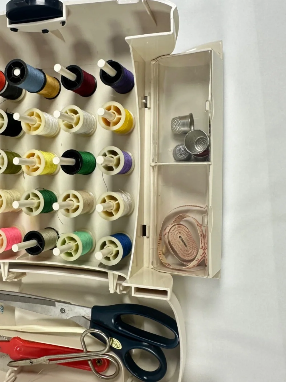 Singer Sew Essentials Folding Sewing Storage Box Kit Thread Organizer Case.